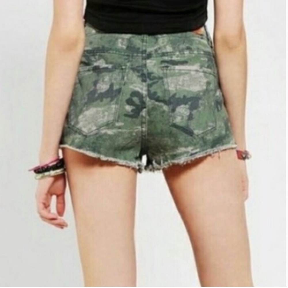 BDG Urban Outfitters Camo Dree High Rise Jean Denim Shorts 28 cutoff - Picture 2 of 7
